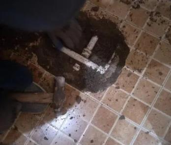 德城卫生间漏水维修公司为您分享下卫生间渗水如何处理及注意事项